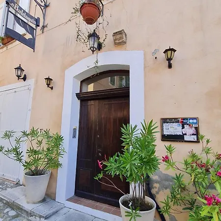 Le Baldaquin Bed & Breakfast